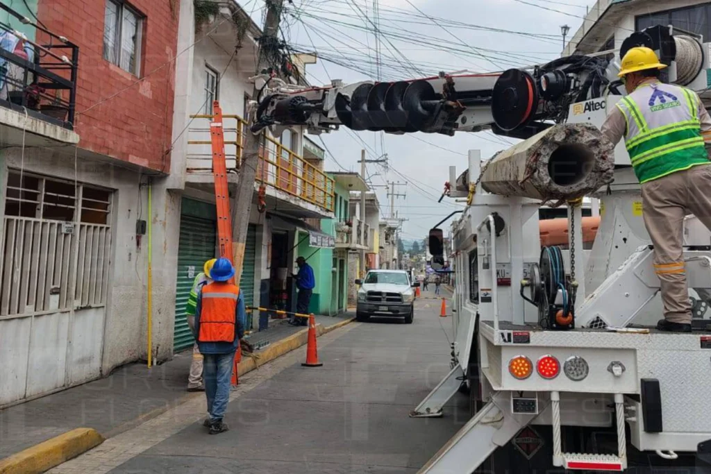CFE y Grupo Flores trabajando de la mano para la ejecución de electricicaciones en media tension